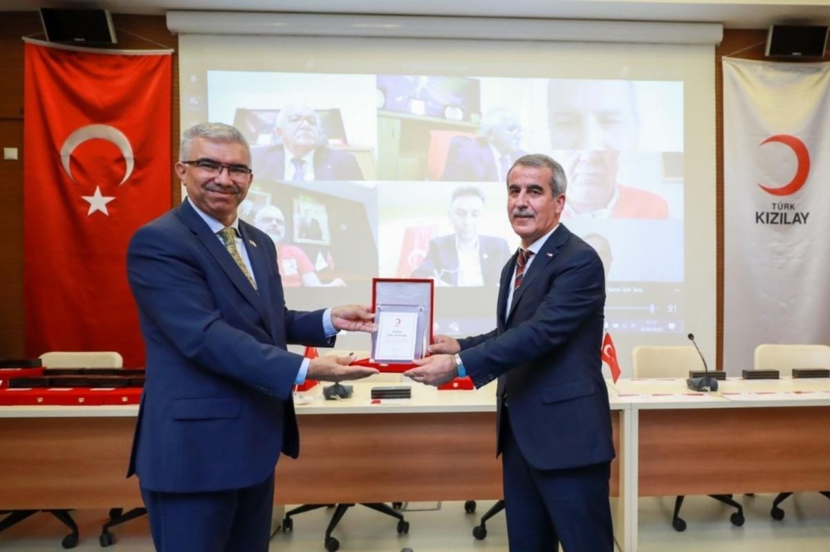 Kızılay Malatya Şubesi&rsquo;ne 5 &ouml;d&uuml;l