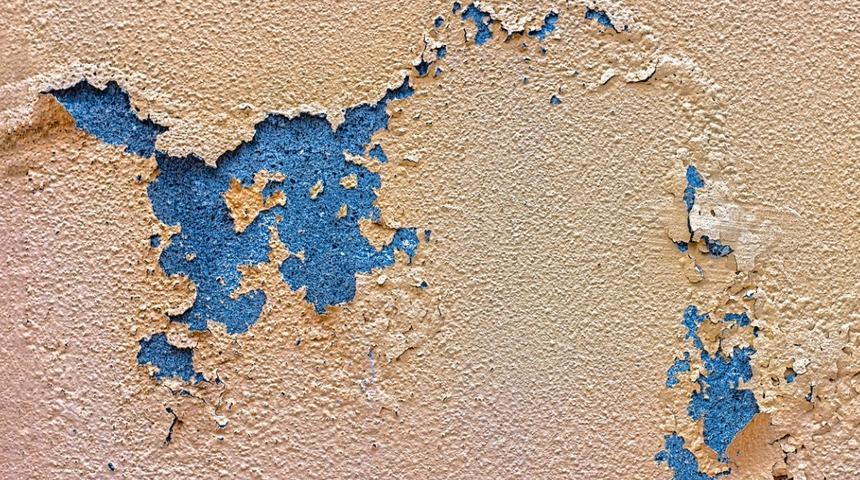 Bunları yapmazsanız duvarda ve mobilyalarda rutubet lekeleri kalabilir! Sirke ve suyu karıştırıp...