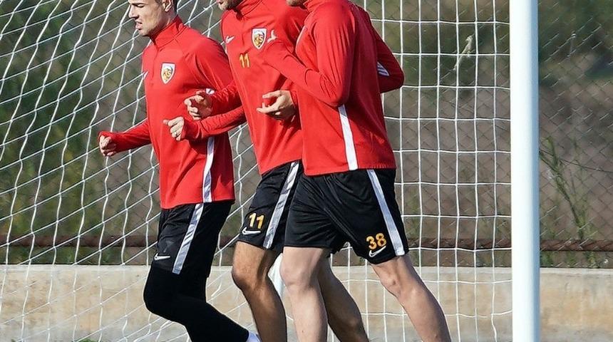 Zoran ve Ben Rienstra takımla &ccedil;alıştı