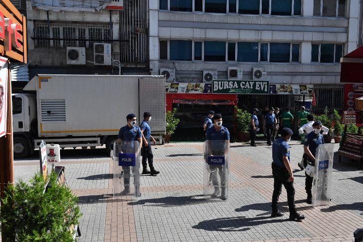 Osmangazi’de yaya yoluna kurulan çay ocağı kaldırıldı G2