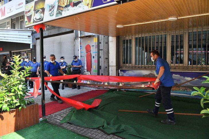 Osmangazi’de yaya yoluna kurulan çay ocağı kaldırıldı G3