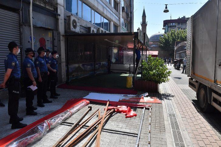 Osmangazi’de yaya yoluna kurulan çay ocağı kaldırıldı G4