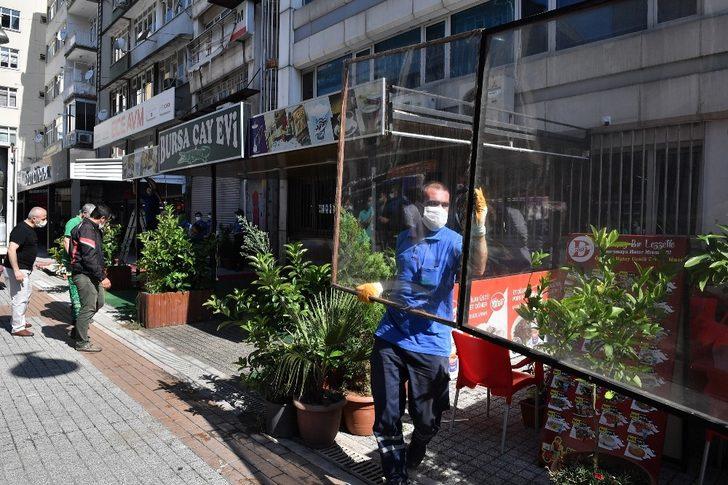 Osmangazi’de yaya yoluna kurulan çay ocağı kaldırıldı G5