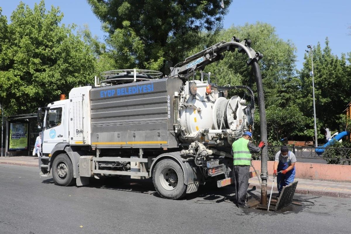 Ey&uuml;psultan mahallelerinde yaz temizliği