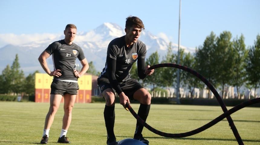 Doğan Alemdar&rsquo;a milli davet