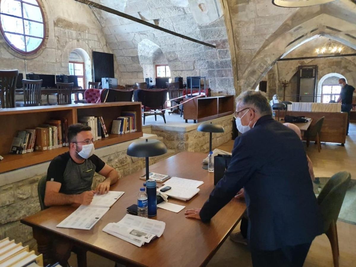 Başkan B&uuml;y&uuml;kkılı&ccedil; Şehir K&uuml;t&uuml;phanesi&rsquo;ni gezdi