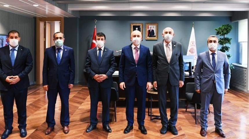 Van heyeti ulaşım ve haberleşme taleplerini Bakan Karaismailoğlu’na iletti