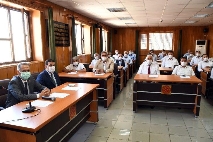 Vali Mahmut Çuhadar, meclis üyeleriyle bir araya geldi G2