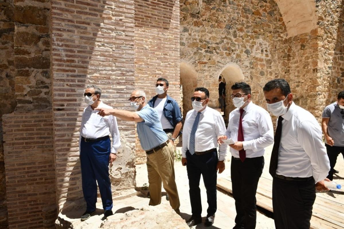 Vali Su, Aydıncık&rsquo;ta incelemelerde bulundu