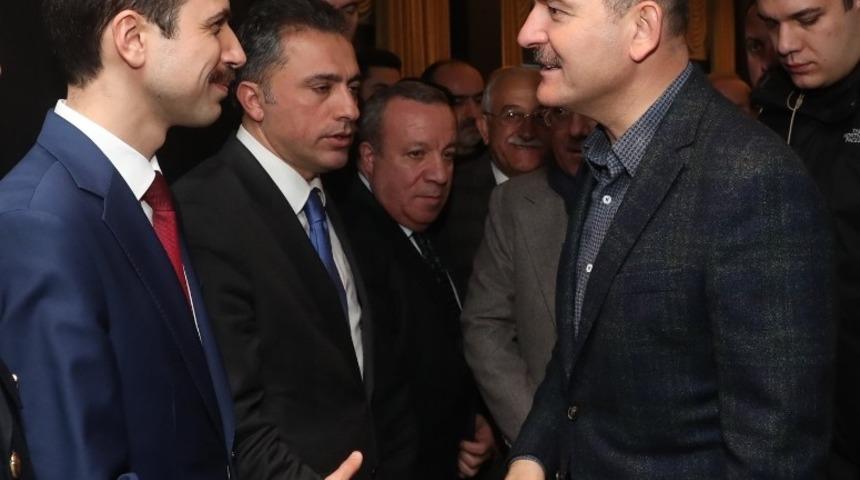 Kaymakam Açıkgöz ve eşi, İdlib’de 4 briket ev yaptıracak