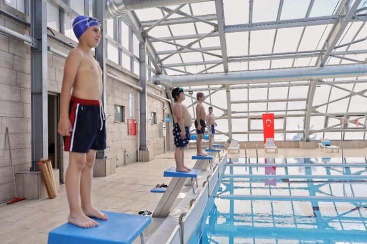 İnegöl Belediyesi yüzme havuzu hizmete giriyor G1