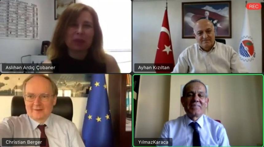 &ldquo;Dezenformasyon &Ccedil;ağında Gazetecinin Rol&uuml;&rdquo; masaya yatırıldı