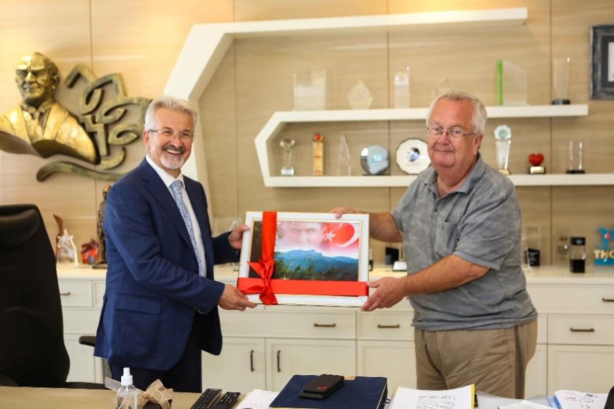 G&ouml;me&ccedil; Belediye Başkanı Mehmet Himam&rsquo;dan, Turgay Erdem&rsquo;e teşekk&uuml;r ziyareti