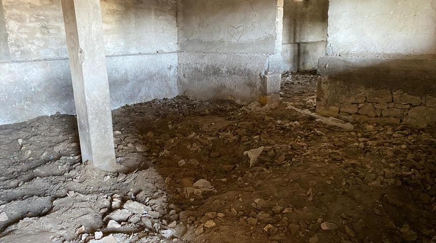 18 yıllık gizem! Çiftlik evinde kemik parçaları bulundu