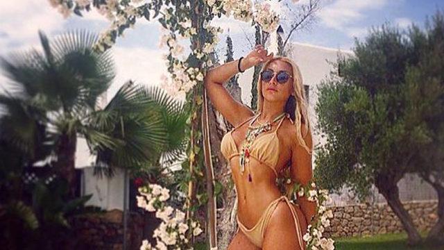 Cristiano Ronaldo ile aşk yaşadığını söyleyen Elisa Panicis, çırılçıplak poz verdi