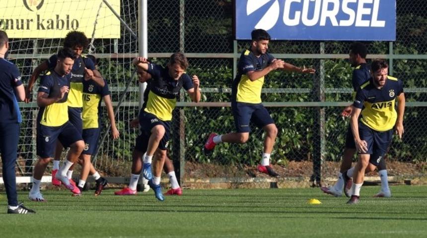 Fenerbah&ccedil;e, G&ouml;ztepe ma&ccedil;ı hazırlıklarını s&uuml;rd&uuml;rd&uuml;