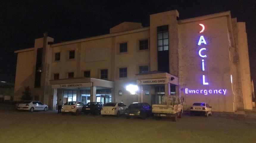 Kars&rsquo;ın Sarıkamış il&ccedil;esinde kız ka&ccedil;ırma kavgası: 19 yaralı