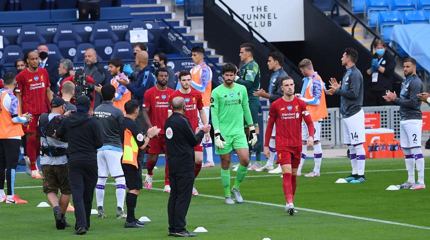 Manchester City, Liverpool&rsquo;u alkışlarla karşıladı!