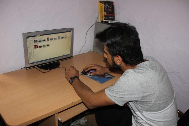 Maket uçağını uçurmak için motor desteği istiyor G2