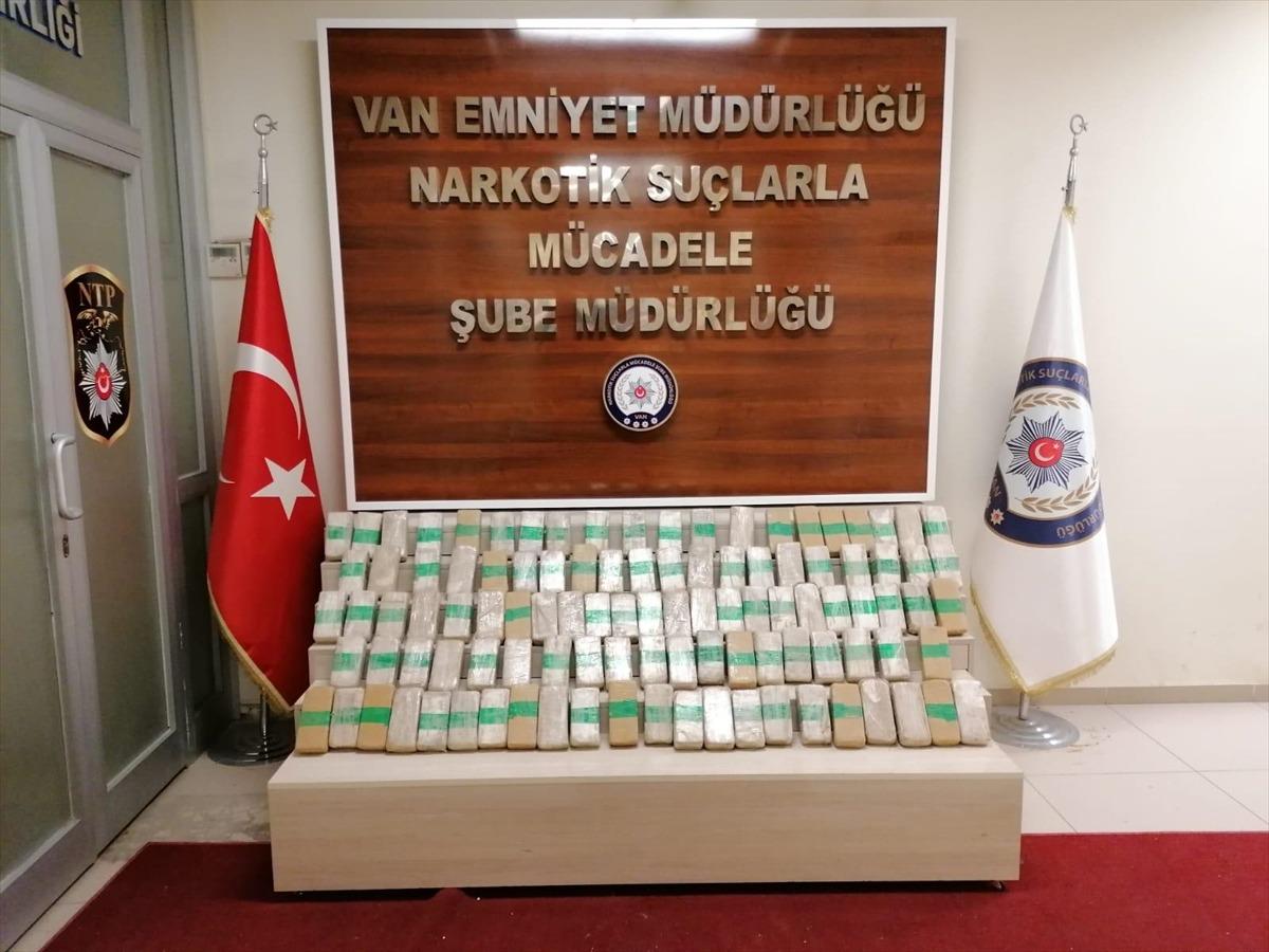 Van'da 53 kilo 200 gram eroin ele ge&ccedil;irildi