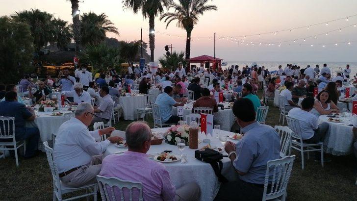 Bölge seyahat acenteleri iç turizmi hareketlendirmek için düzenlenen Kuşadası’ndaki gala yemeğinde buluştu G3