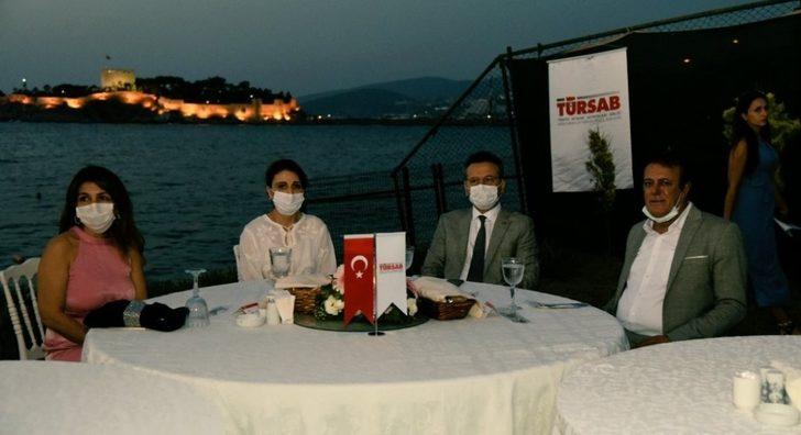 Bölge seyahat acenteleri iç turizmi hareketlendirmek için düzenlenen Kuşadası’ndaki gala yemeğinde buluştu G5