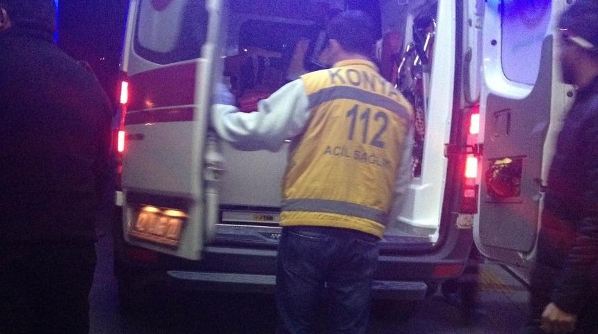 Saman balyalarını istiflerken d&uuml;şen gen&ccedil; yaralandı