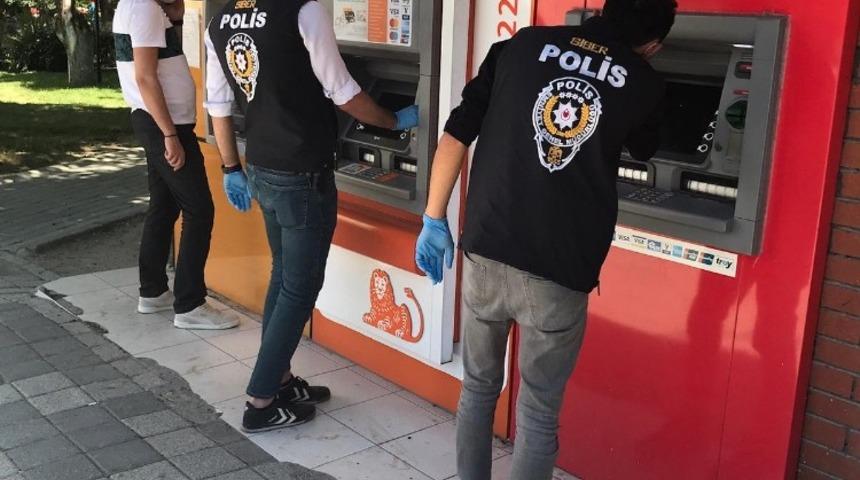 ATM&rsquo;leri gezerek tek tek kontrol ettiler