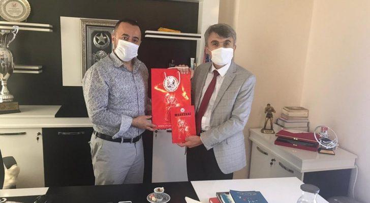 Rektör Uysal’dan Türkiye Muaythai Federasyonu’na ziyaret G2