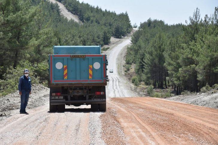 Gördes’e ulaşımı kolaylaştıracak yolda çalışmalar devam ediyor G3