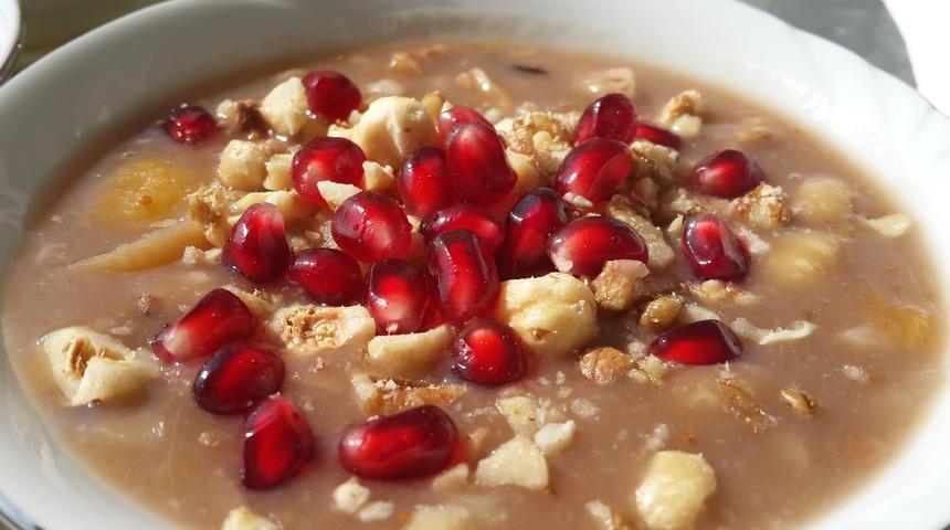 Hem lezzetli hem de bol vitaminli: Aşure yapımı