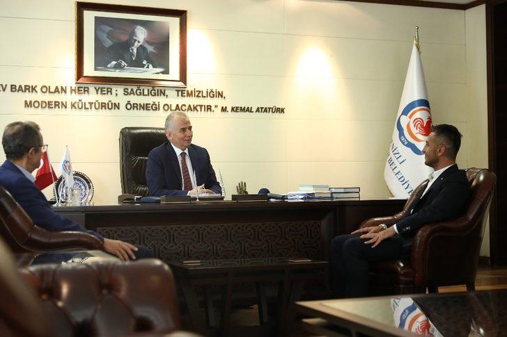 Büyükşehirin yüzme projeleri Yüzme Federasyonu’na örnek oldu G3