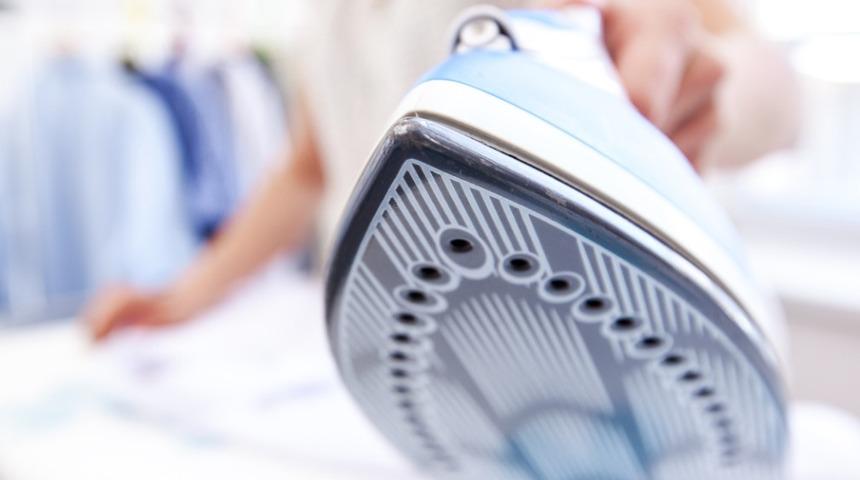 &Uuml;t&uuml;n&uuml;z&uuml;n &ouml;mr&uuml; uzayacak! İlk defa duyacağınız bu temizlik y&ouml;ntemleriyle...