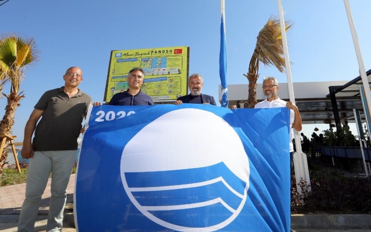 Manavgat&rsquo;ın 2 plajına Mavi Bayrak &ouml;d&uuml;l&uuml; verildi