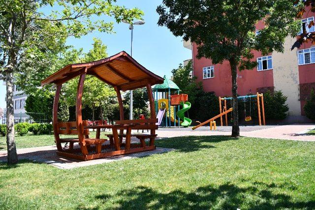 Çayırova Belediyesi Şehitlik Parkını yeniledi