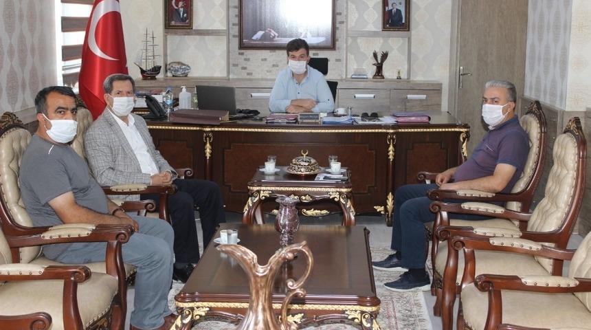 Genç kızın ameliyat masrafını kaymakam ve başkan üstlendi