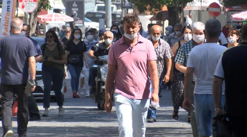 Bakan Koca'nın vakaların arttığını s&ouml;ylediği Bursa'da maske kuralına uyulmuyor