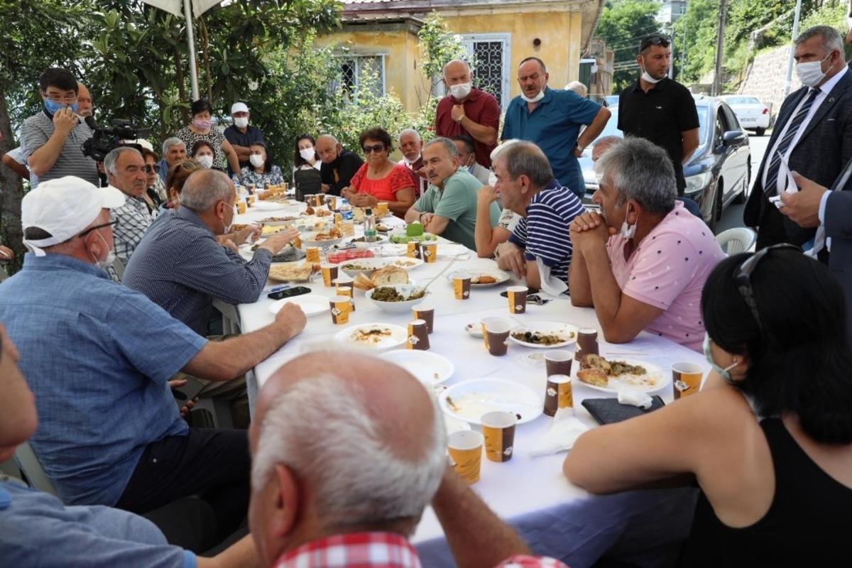Kıyıları kurtaran Başkan G&uuml;ler&rsquo;e sevgi seli
