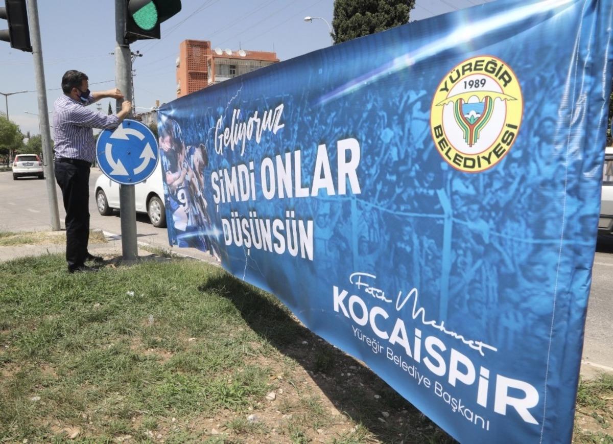 Y&uuml;reğir, Demirspor pankartları ile donatıldı