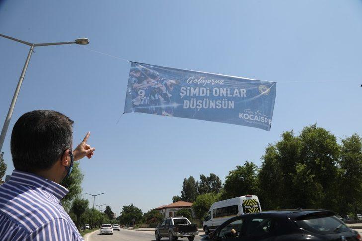 Yüreğir, Demirspor pankartları ile donatıldı G5