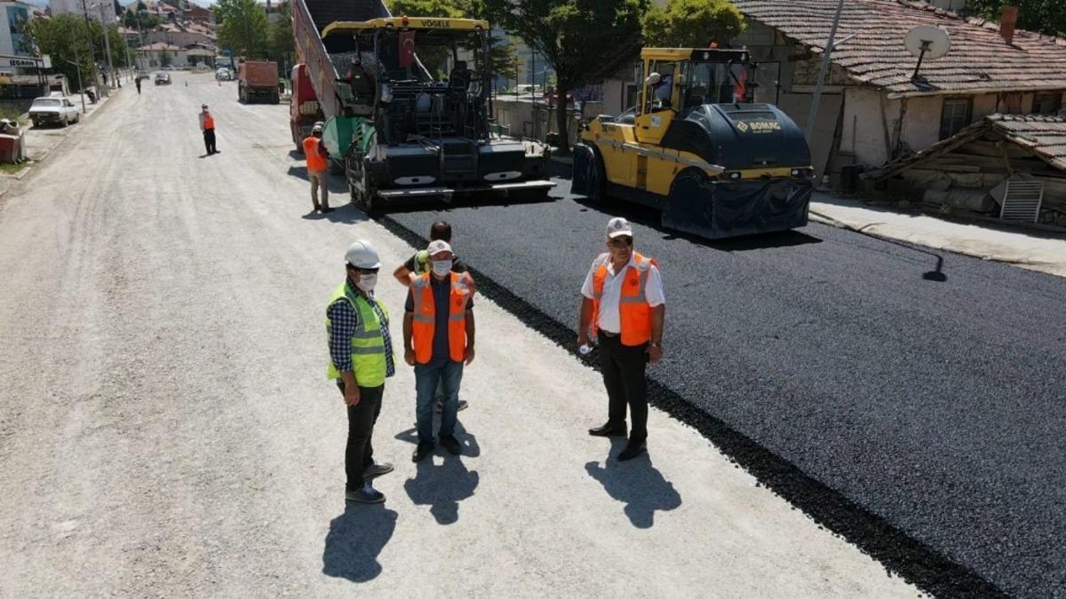 Hisarcık Belediyesinden şehir i&ccedil;i sıcak asfalt atağı