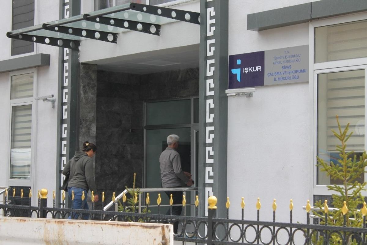 Sivas&rsquo;ta 4 bin 857 kişi işsizlik &ouml;deneğine başvurdu