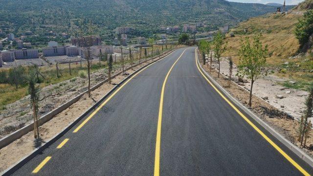 Nevşehir Kalesi yanındaki alternatif yolda sıcak asfalt serimi tamamlandı