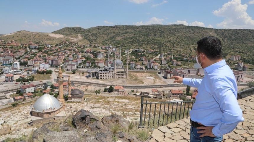 Nevşehir Kalesi yanındaki alternatif yolda sıcak asfalt serimi tamamlandı