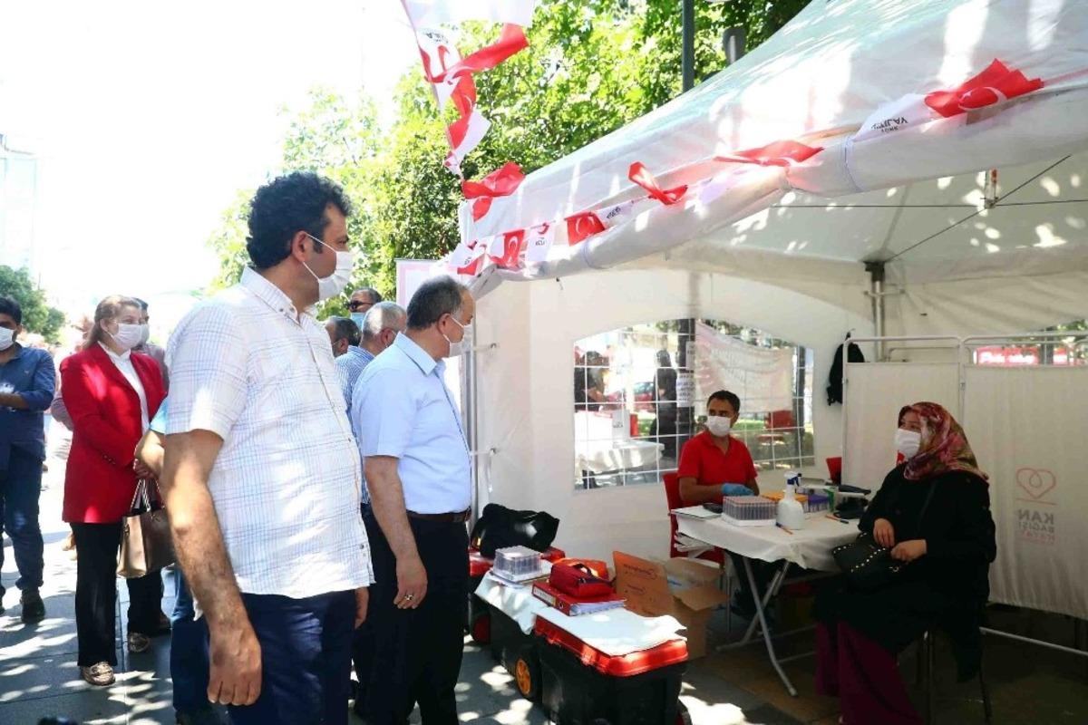 Bağcılarlılar, &ldquo;Kan ver can ver&rdquo; kampanyasında buluştu