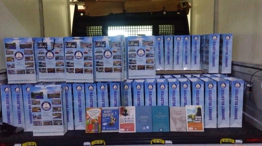 Korona vir&uuml;s hastalarına kitap desteği