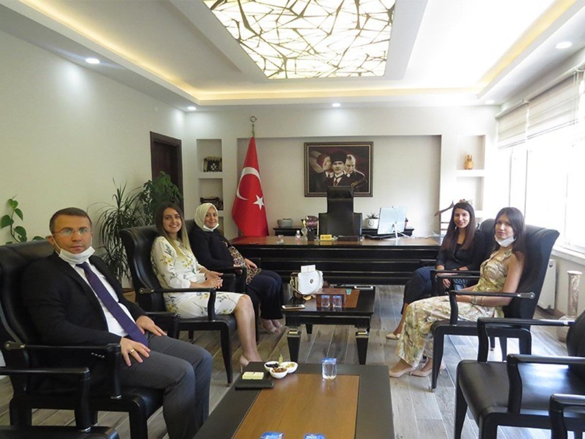 Tayini &ccedil;ıkan Hakimlerden Kaymakam &Ccedil;imşit&rsquo;e veda ziyareti