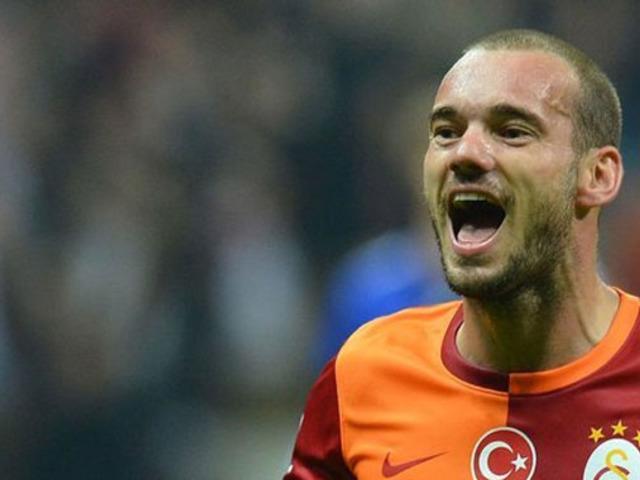 Sneijder futbola geri d&ouml;n&uuml;yor!