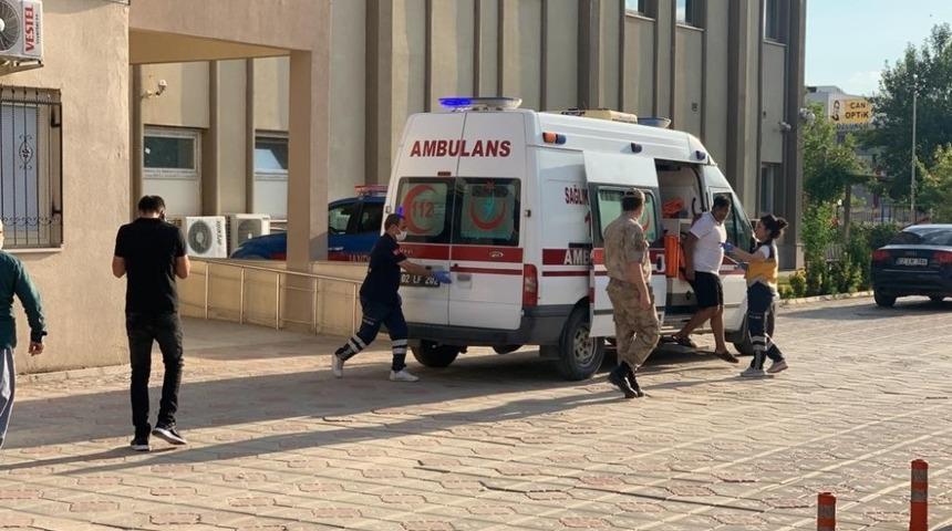 Boğulma tehlikesi geçiren genç hastaneye kaldırıldı