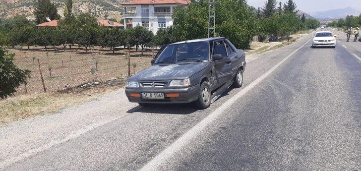 İki otomobil çarpıştı: 1 yaralı G3